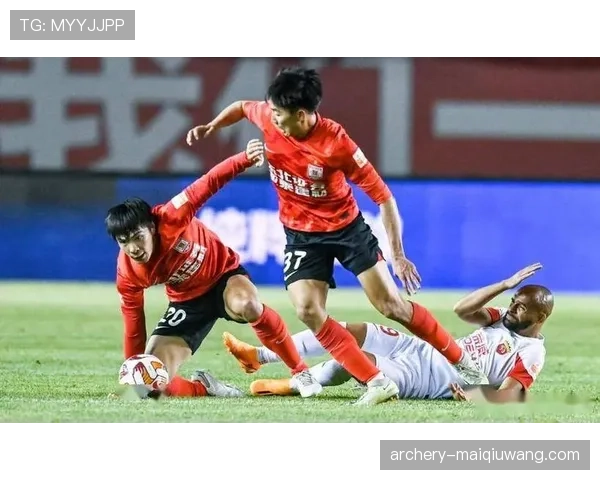 上海海港当前赛程密集，核心球员状态与整体防守组织成球队保持竞争态势的关键因素